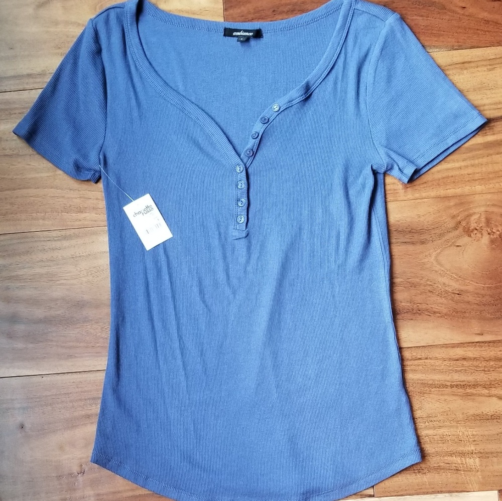 Short sleeve Henley scoop waist top